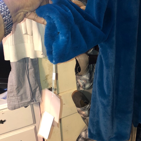 Faux fur coat brand new - Picture 3 of 5